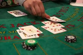 22c444 Explore the Holdem Proseries Tables